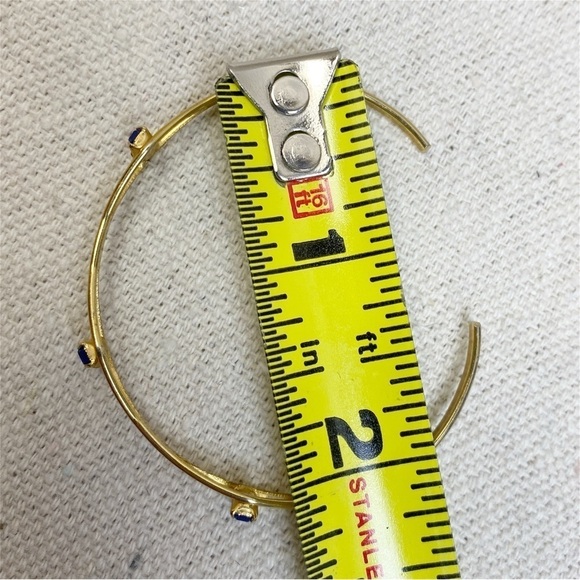 Gold tone delicate Blue emerald cut rhinestone cuff bracelet - Picture 3 of 3